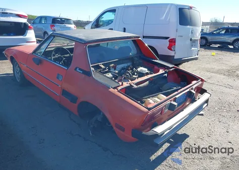 1976 Fiat X 1/9 z USA, uszkodzony, nr VIN 128AS0032348